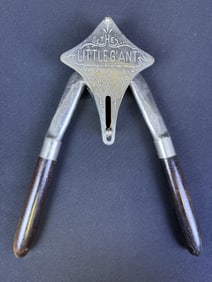 The Little Giant Antique Lemon Sqeezer Working condition.
