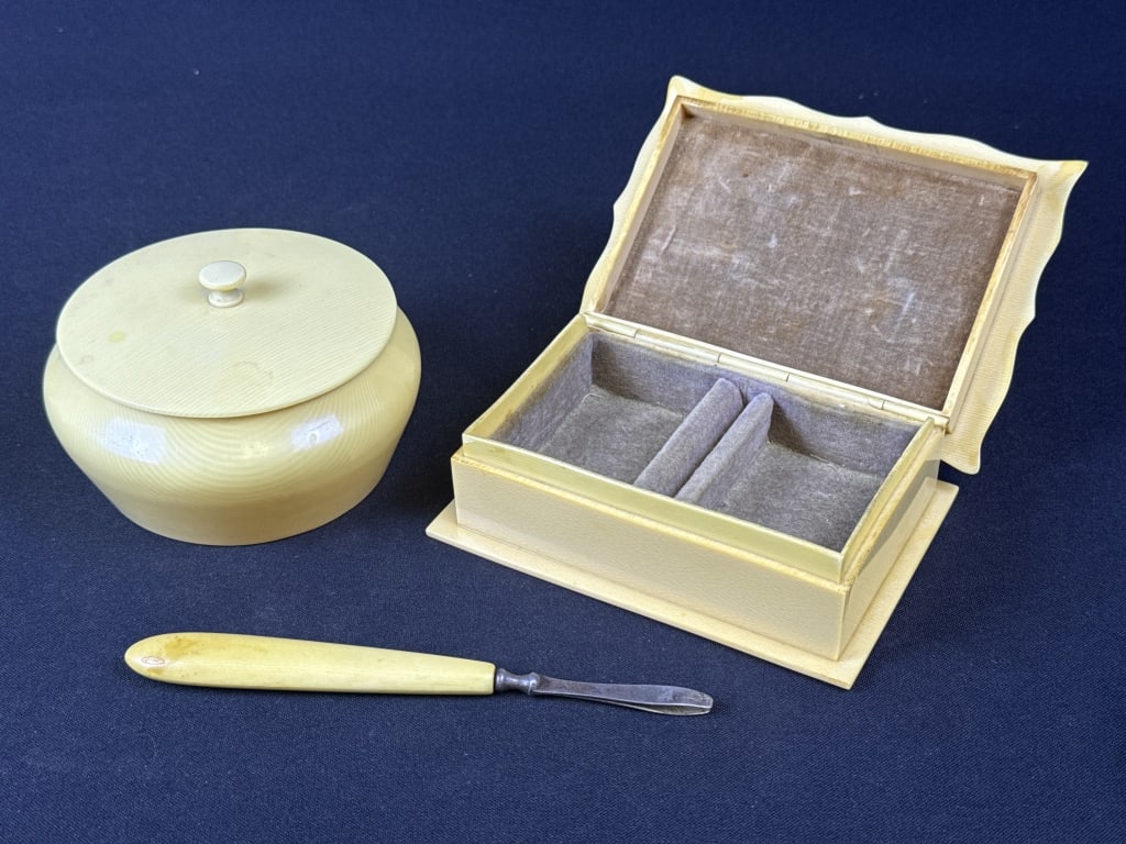 Vintage Celluloid Jewelry Box & Powder Box Jewelry box measures 4 x 5 x 3.75 inches. Powder box 2.5 (1 of 5)