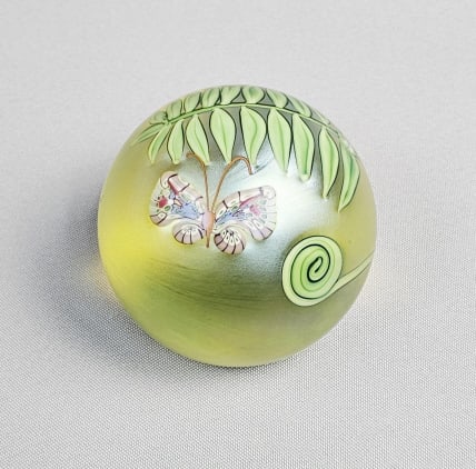 Orient & Flume Glass Paperweight Butterfly Signed B. Sillars. Approximately 2.75 x 3 inches. Free: Signed B. Sillars. Approximately 2.75 x 3 inches. Free from damage. Please refer to photos.