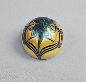 Orient & Flume Glass Paperweight 1976 Description Approximately 2.75 x 2.25 inches. Free from