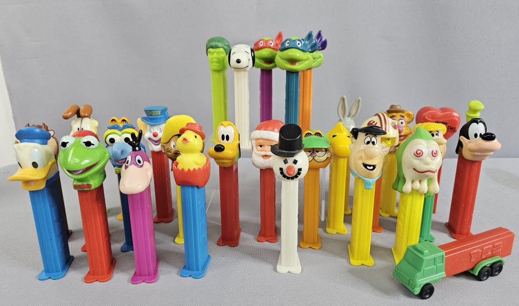Assorted Vintage PEZ Dispensers Lot Including Flintstones (1 of 6)