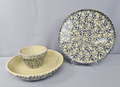 Assorted Robinson Ransbottom  Roseville Pottery Round pizza pan 12 inches. Pasta bowl 12 inches