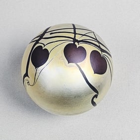 Eickholt Art Glass Paperweight Hearts 1982 3 x 3 inches. Free from damage. Please see photos for