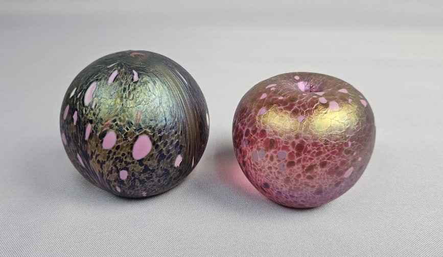 Midsummer Glass Makers Art Glass Paperweights Apple shaped measures 3 x 2.75 inches. Round measures: Apple shaped measures 3 x 2.75 inches. Round measures 3.5 x 3.25 inches. Chip on apple stem. Please refer to photos for further details.