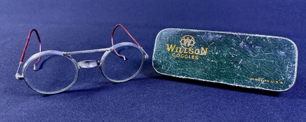 Vintage Willson Goggles Safety Glasses w Tin Case No cracks in lenses. Heavy wear on case. (1 of 7)