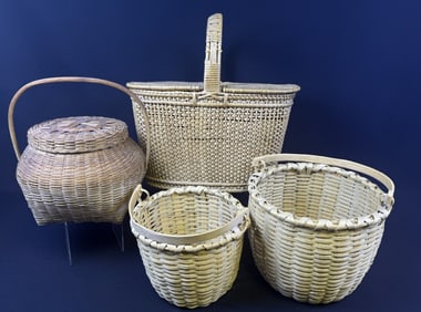Vintage Woven Baskets Lot of 4 Picnic basket measures 16 x 12 x 16 inches.