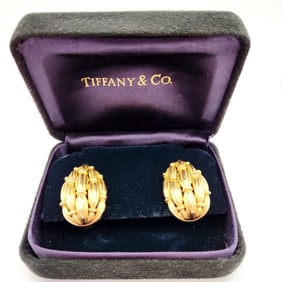 1992 Tiffany & Co 18K Yellow Gold Basket Weave Earrings Original
