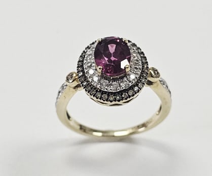 10K Oval Garnet & Champaign & White Diamond Ring Ring is a size 7 Ring weighs 3.6 Grams (1 of 10)