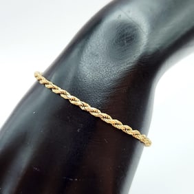 14K Yellow Gold Twist Bracelet #2 Weighs 6.4 grams. Bracelet is 6.75".