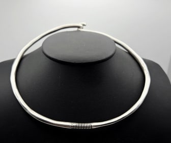 Vintage UNO de 50 Sterling Silver Necklace Necklace Measures 12"