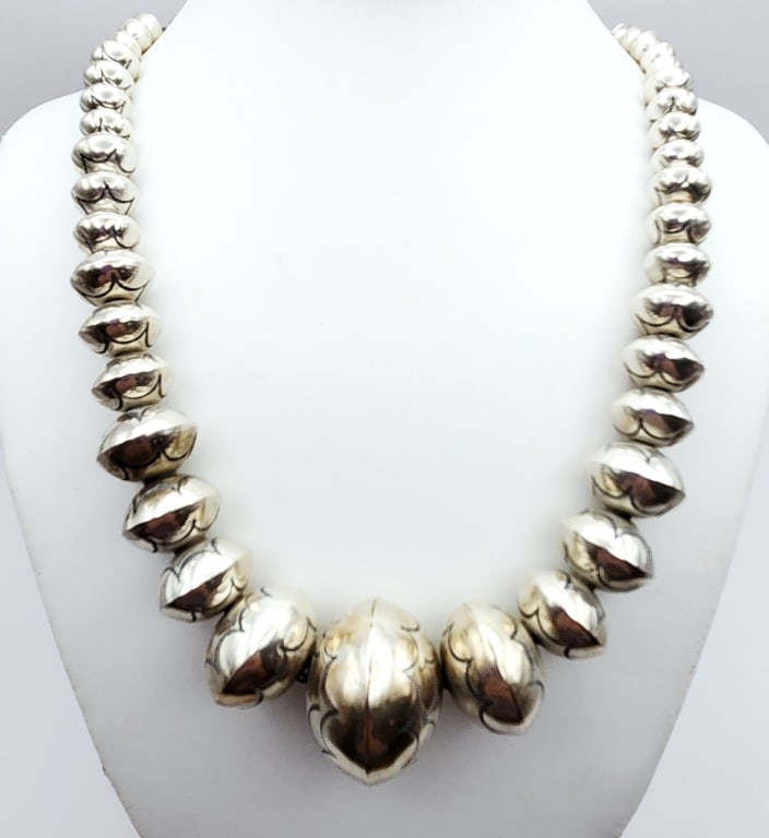 Navajo Stamped Sterling Silver Graduated Bead Necklace Signed (1 of 12)