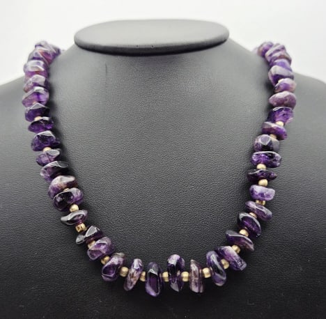 Vintage Amethyst Gold Tone Necklace Necklace Measures 19" Necklace Weighs 56 Grams: Necklace Measures 19" Necklace Weighs 56 GramsFor the best shipping rates, please select "Self-Arranged." Once you've done this, you will automatically be added to Kellie's dedicated shipping departme