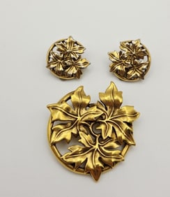1986 MMA Gold Tone Leaf Set Gold Tone Metal