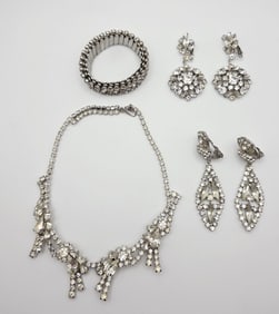 Vintage Rhinestone Silver Tone Set Necklace Measures 14.5" Bracelet Measures 5"