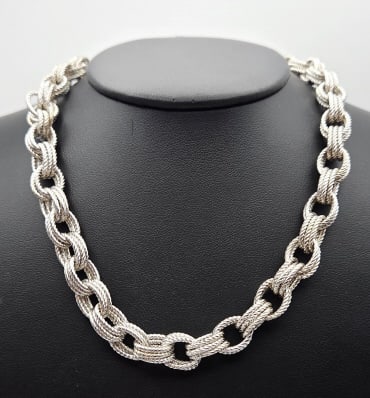 Vintage Milor Italy Bronze Chain Necklace Necklace Measures 24" Necklace Weighs 100.9 Grams: Necklace Measures 24" Necklace Weighs 100.9 GramsFor the best shipping rates, please select "Self-Arranged." Once you've done this, you will automatically be added to Kellie's dedicated shipping depar