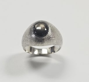 Vintage 10K White Gold Black Sapphire Ring Ring Weighs 9.4 Grams