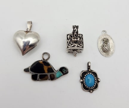 Vintage Assorted Sterling Silver Charms Charms Weigh 13.5 Grams Collectively (1 of 8)