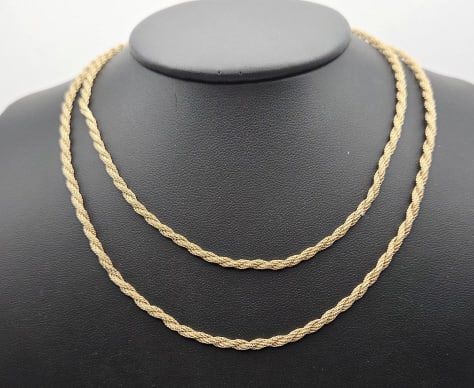 Vintage 12K Gold Filled Chain Necklace Measures 30" Necklace Weighs 10.5 Grams: Necklace Measures 30" Necklace Weighs 10.5 GramsFor the best shipping rates, please select "Self-Arranged." Once you've done this, you will automatically be added to Kellie's dedicated shipping depart
