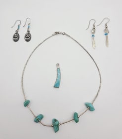 Vintage Sterling Silver Turquoise Set Necklace Measures 14"