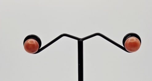 Vintage 14K Gold Pink Coral Earrings Earrings Weigh 2.1 Grams: Earrings Weigh 2.1 Grams For the best shipping rates, please select "Self-Arranged." Once you've done this, you will automatically be added to Kellie's dedicated shipping department. No further action