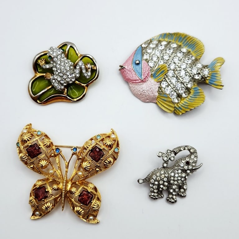 Rhinestone Frog On Resin Lily Pad Rhinestone & Enamel & Rhinestones Fish Avon Enamel Butterfly & (1 of 9)
