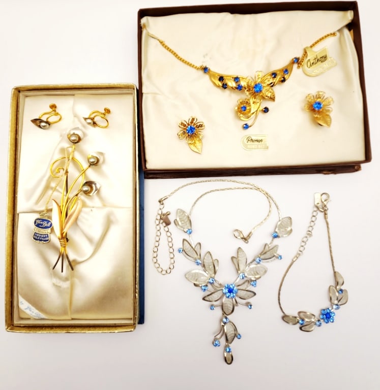 Van Dell Gold Tone Brooch Pin & Earrings Original Box Anthony's Originals Gold Tone & Blue (1 of 20)