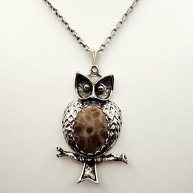 Silver Tone Petoskey Stone Owl Pendant Necklace Necklace is 24".
