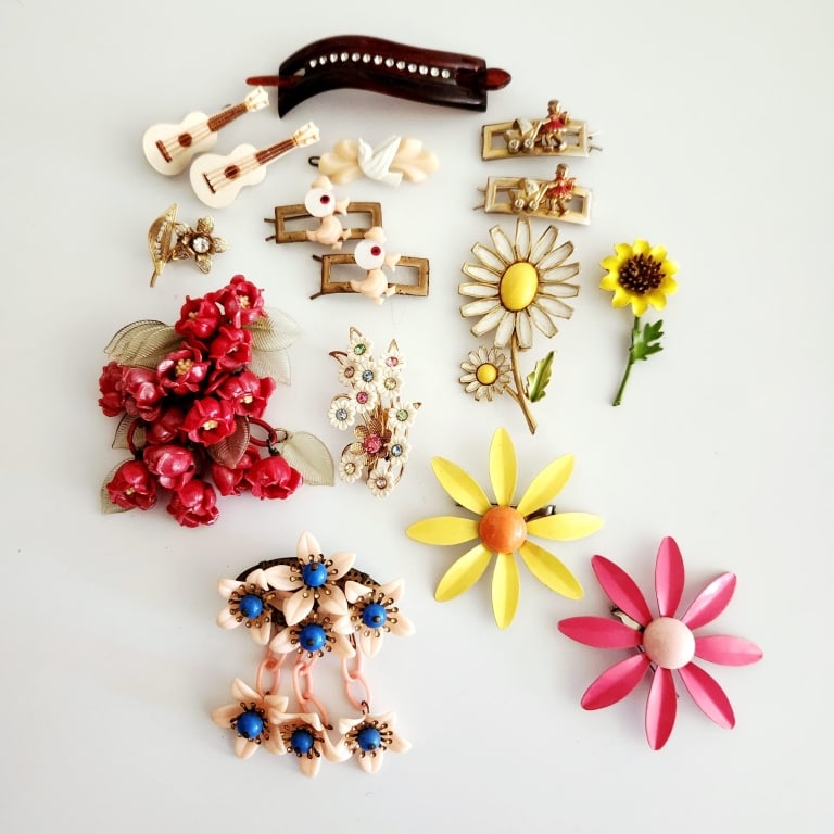 Assorted Vintage Pins Brooches & Barrettes Including Weiss (1 of 14)