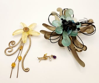 Krementz Gold Tone Amethyst & Pearl & Lucite Flowers Brooches Pins