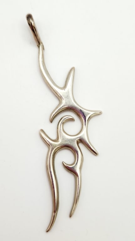 LD Sterling Abstract Native Tribal Pendant Weighs 11.5 grams.: Weighs 11.5 grams.For the best shipping rates, please select "Self-Arranged." Once you've done this, you will automatically be added to Kellie's dedicated shipping department. No further action is req