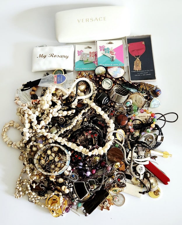 Mystery Grab Bag What Will You Find??? Lot weighs 3 pounds 6 ounces. Versace glasses case is empty.: Lot weighs 3 pounds 6 ounces. Versace glasses case is empty.For the best shipping rates, please select "Self-Arranged." Once you've done this, you will automatically be added to Kellie's dedicated shi