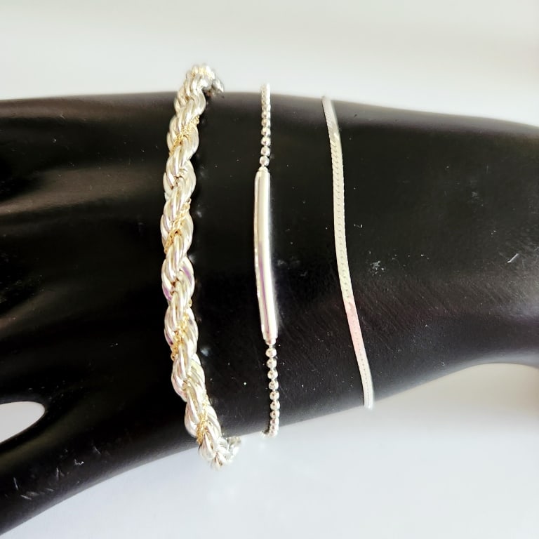 Sterling Silver & Vermeil Rope Bar & Small Bead & Herringbone Bracelets: Herringbone Bracelets Bracelets are 7" & 8". Lot weighs 19.1 gramsFor the best shipping rates, please select "Self-Arranged." Once you've done this, you will automatically be added to Kellie's dedicat
