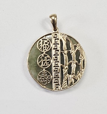 14K Yellow Gold Jade Pendant Pendant weighs 6.6 Grams: Pendant weighs 6.6 GramsFor the best shipping rates, please select "Self-Arranged." Once you've done this, you will automatically be added to Kellie's dedicated shipping department. No further action 