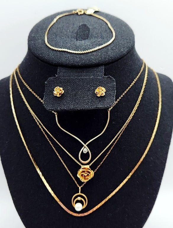 Avon 14K Gold Filled Cobra Neckchain Rose Pendant Diamond Accent Loop Pearl & Diamond Accent Pendant (1 of 20)