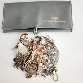 Small Mystery Jewelry Grab Bag What Will You Find??? Lot weighs 15 ounces.