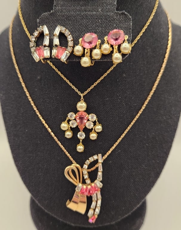 Phyllis 1/20 12K Gold Filled Pink & Clear Rhinestone Pendant Brooch Pin & Earrings & Pink & Faux: Rhinestone Pendant Brooch Pin & Earrings & Pink & Faux Pearl Pendant Necklace & Earrings Necklaces as shown are 16" & 15". Phyliss set has original box. Lot weighs 22.1 grams.For the best shipping rat