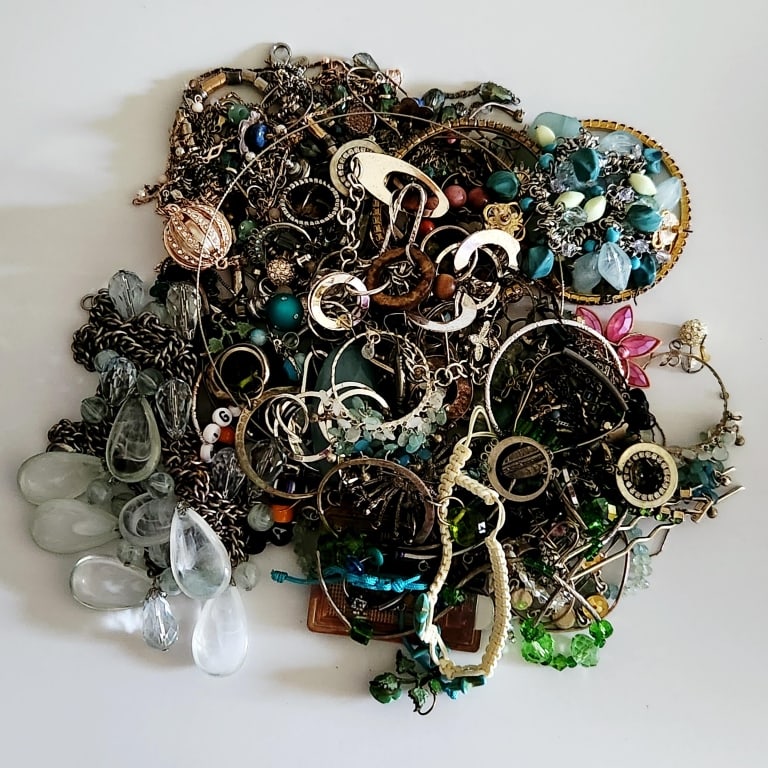 Mystery Grab Bag & Jewelry Box What Will You Find?? (1 of 14)