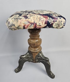 American Tonk Chicago Adjustable Piano Stool An American adjustable piano or vanity stool by Tonk,