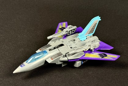 Vintage Transformers G1 Darkwing With both guns. Missing mini-bot Throttle which prevents full