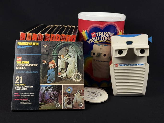 Talking View Master Snoopy Disney Bambi Cinderella Reels