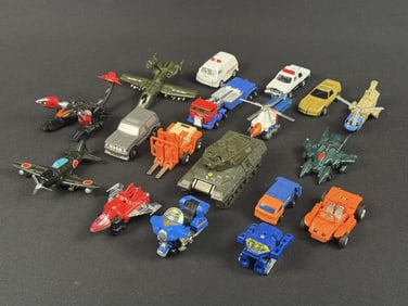 Vintage Bandai Gobots Lot 80s 18 bots.  Some missing/broken pieces. Please see photos for further