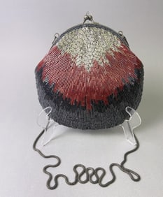 Vintage La Regale Beaded Purse Clutch In good condition free from holes or tears. All hardware and