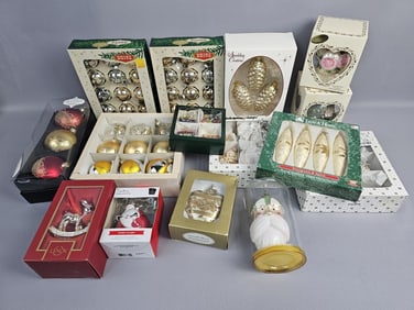 Christmas Tree Ornaments Inc Shiny Brite & Lenox A collection of vintage new or like-new Christmas