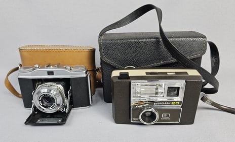 2 Vintage Cameras & Cases Ansco Regent & Keystone Everflash 20  Both untested.