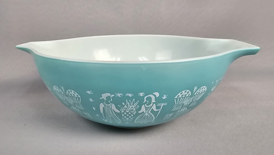 Pyrex Turquoise Butterprint Amish Cinderella 4 Qt Mixing Bowl: Mixing Bowl #444 Few marks and scratches to surface. Width (handle to handle): 12.5 inches Height: 4.5 inches