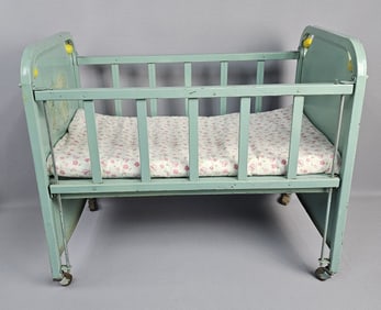 Vintage Amsco Metal Doll-E-Crib Vintage Amsco Metal Doll-E-Crib, dating to the mid-20th century.