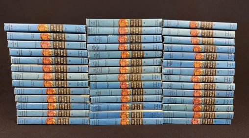 31 Vintage Hardy Boys Hardcover Books A mix of editions and printings. See photos for some examples.