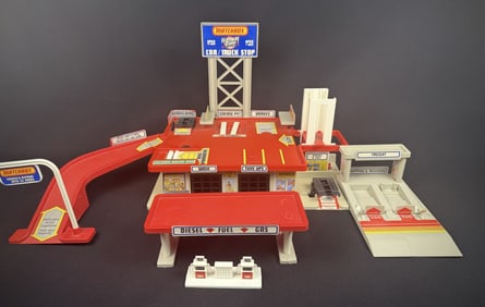 Vintage Matchbox Highway Express Car Truck Stop Incomplete. Missing floor mat and helicopter pad.