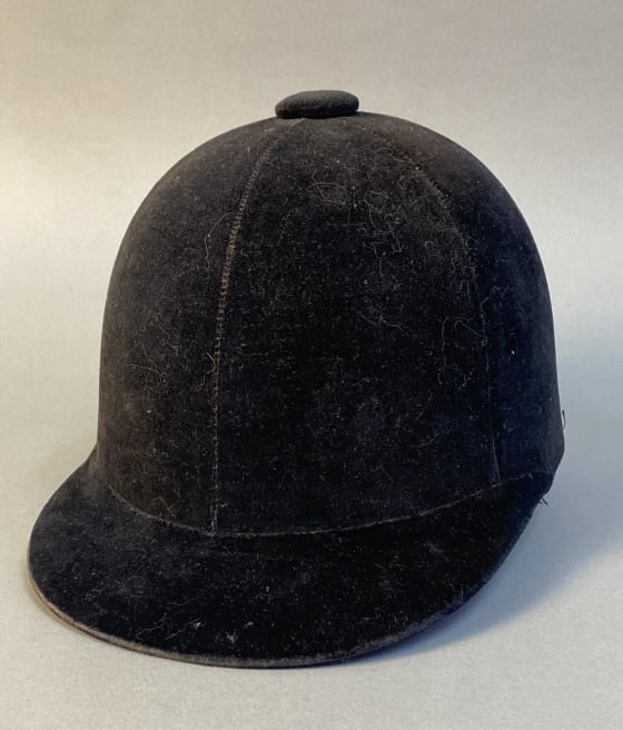 Vintage Colt Cromwell Equestrian Riding Helmet Colt Cromwell of Boston, Mass velvet equestrian: Colt Cromwell of Boston, Mass velvet equestrian riding helmet or hunt cap. Marked inside. No size very nice for age.