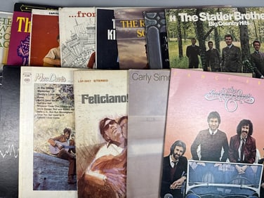Mixed Lot Vinyl Records 60s-80s Kingston Trio, Carly Simon, Oak Ridge Boys and  more.